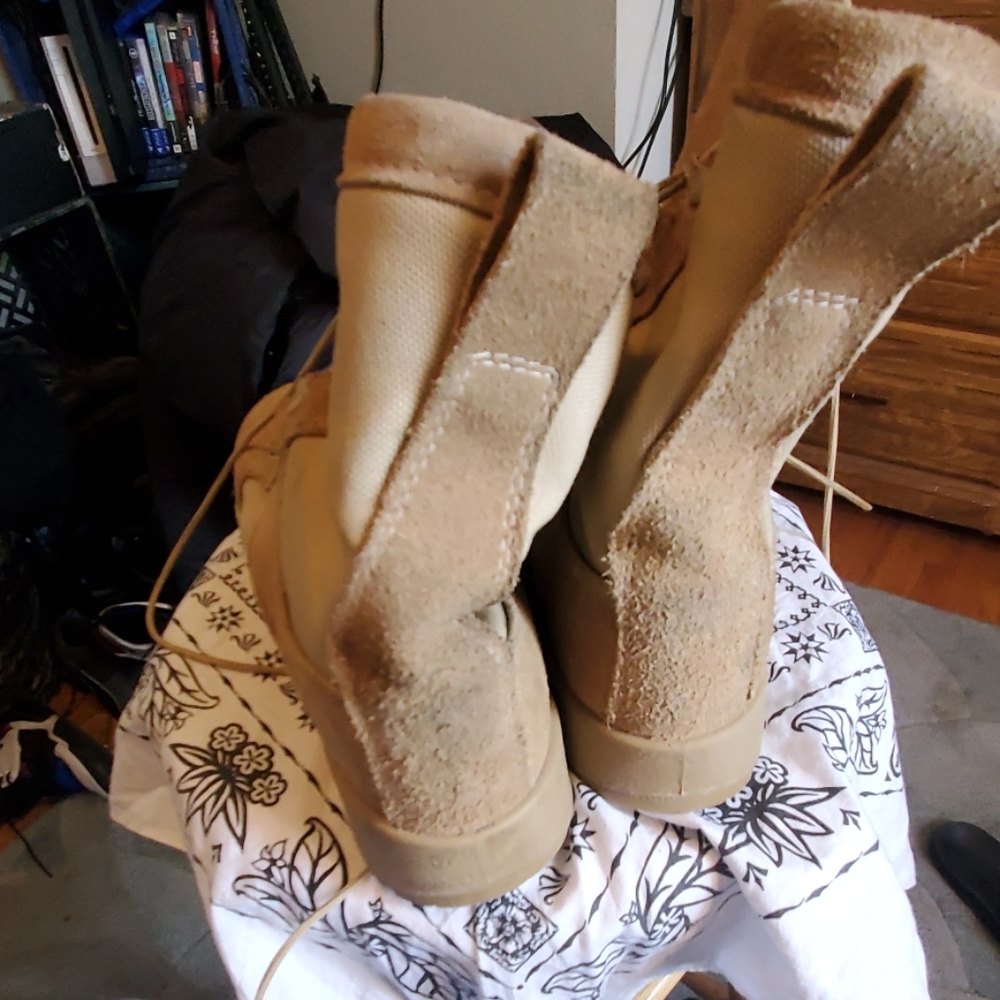 Boots - Picture 2 of 4